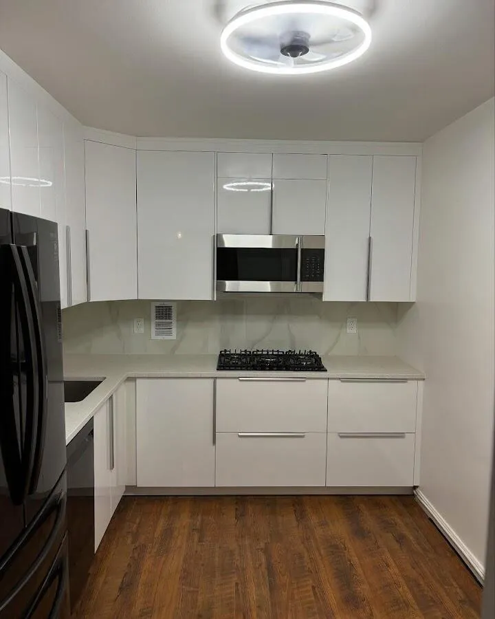 Renovated kitchen with quartz countertops in Bowling Green